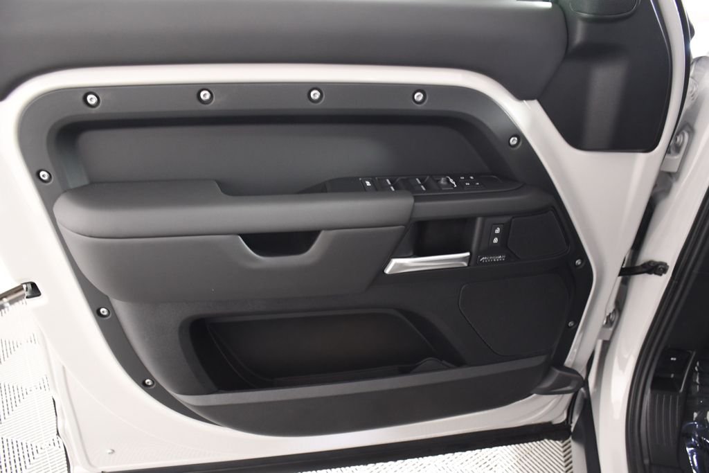 New 2026 Borasco Grey Land Rover X-Dynamic SE image 14