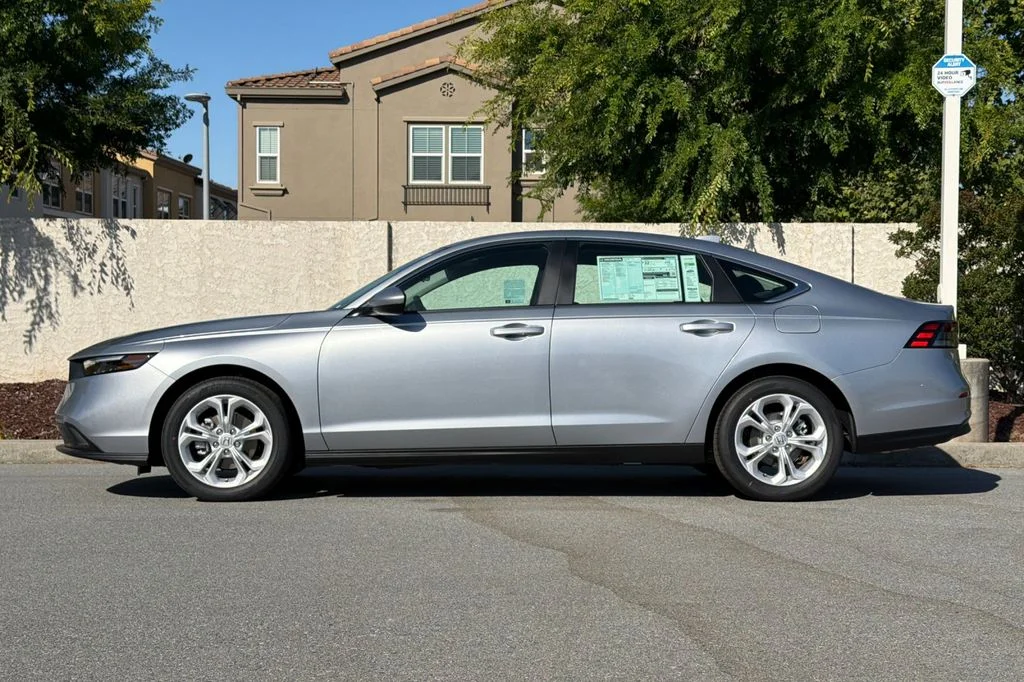 New 2026 Solar Silver Metallic Honda LX image 7