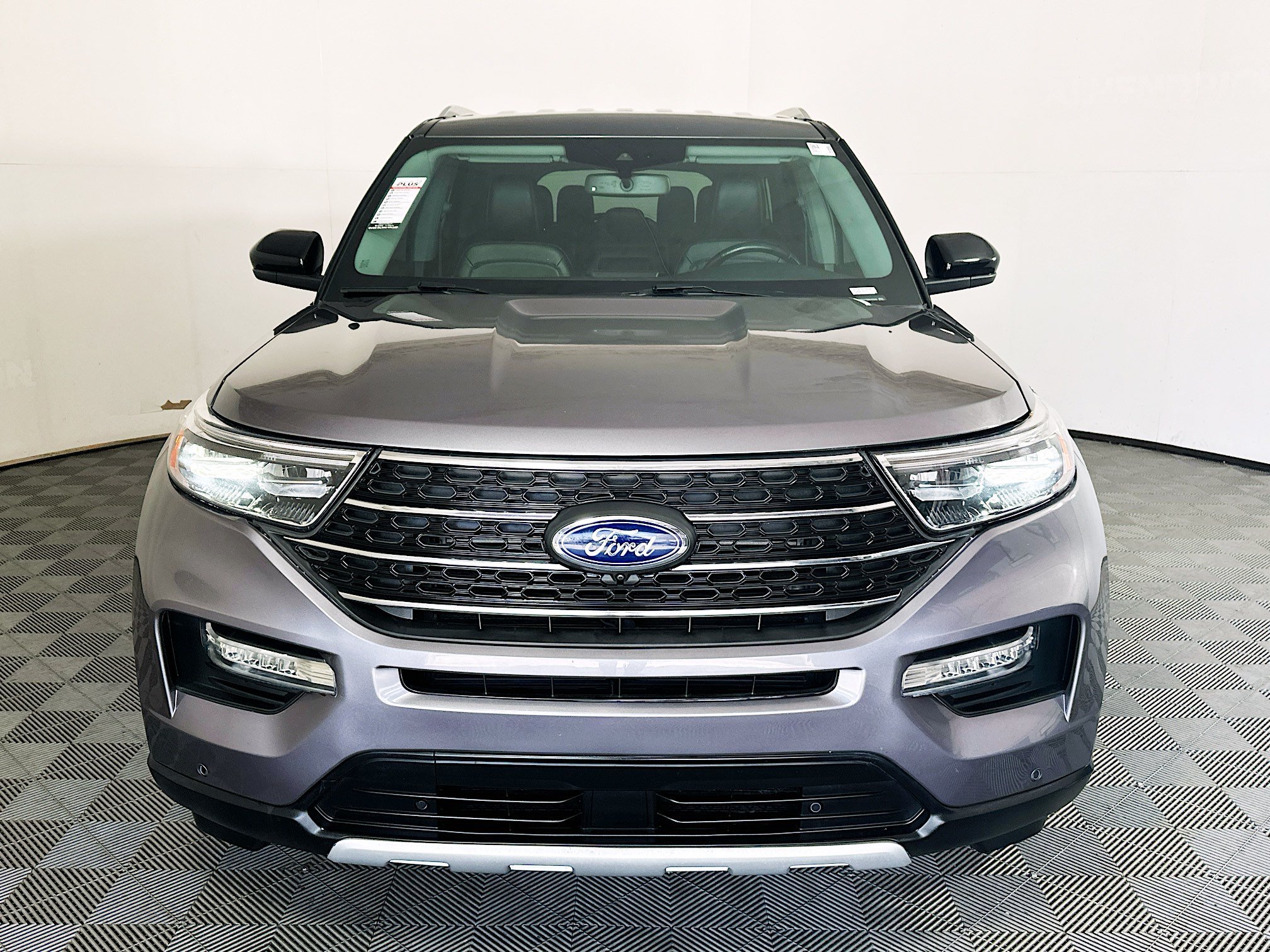 Used 2022 Gray Metallic Ford Limited image 8