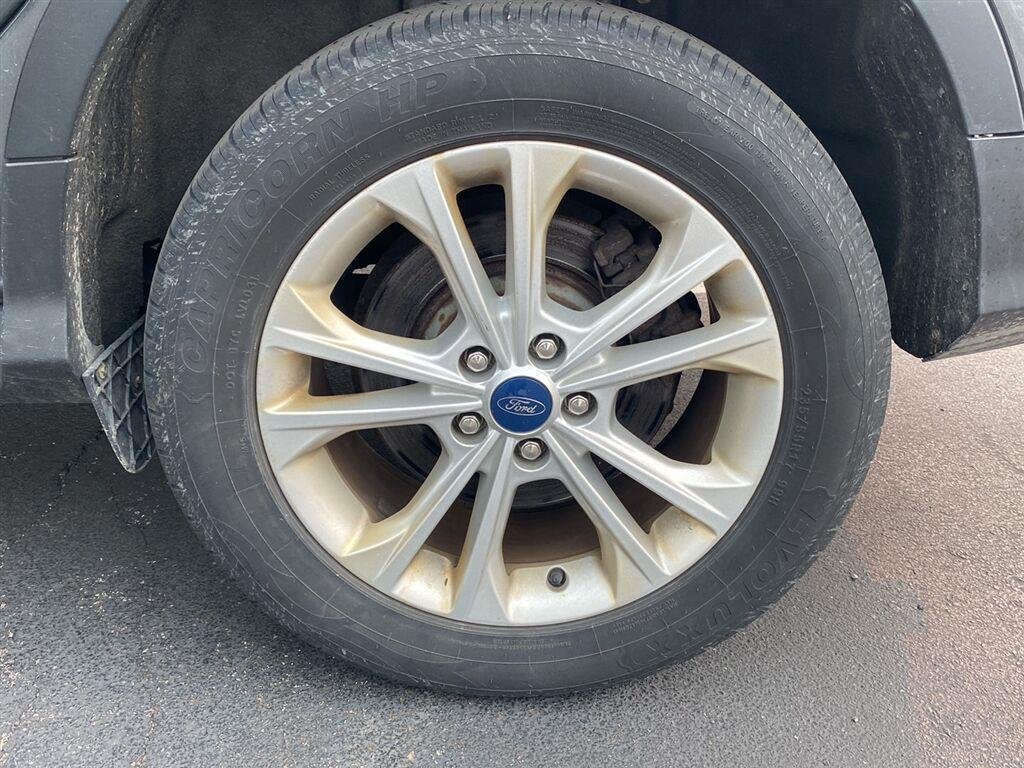 Used 2019 Magnetic Ford SE image 13