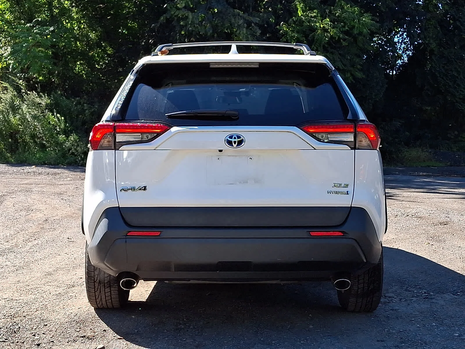 Used 2019 Super White Toyota Hybrid XLE image 9