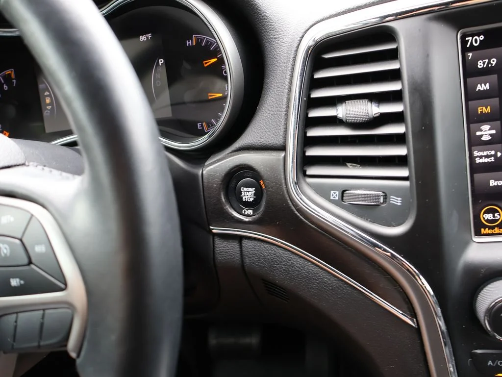 Used 2018 Black Jeep Limited image 27