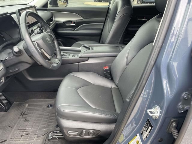 Used 2024 White Toyota XLE image 10