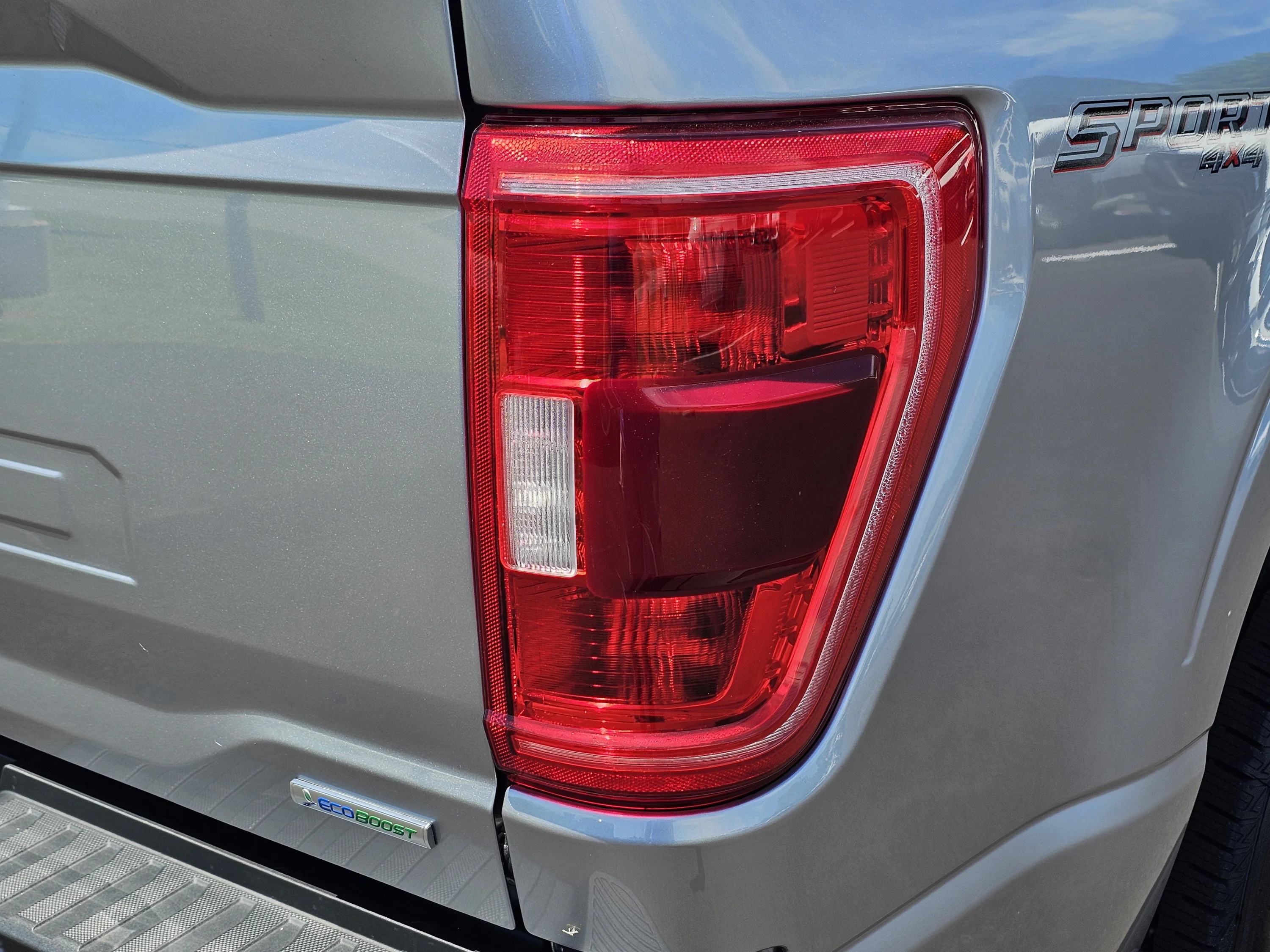 Used 2023 Iconic Silver Metallic Ford XLT image 11