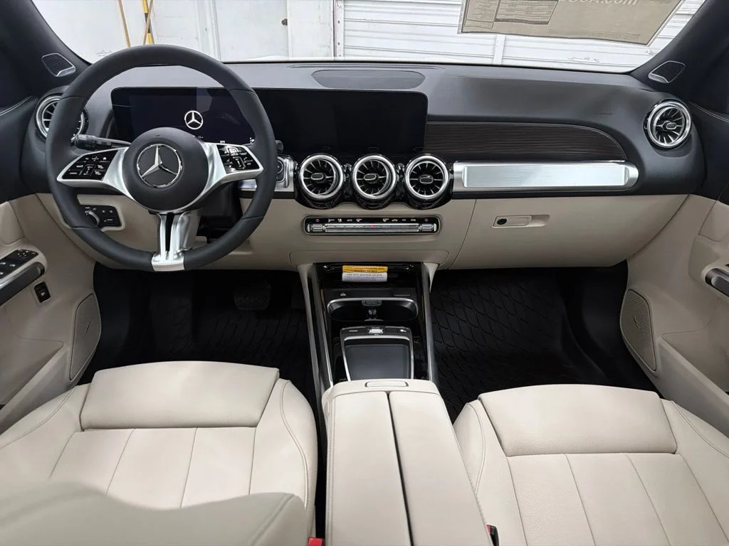 New 2026 White Mercedes-Benz GLB 250 image 21