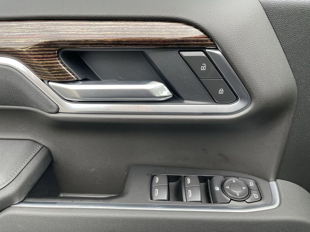 New 2026 Sterling Metallic GMC Elevation image 23