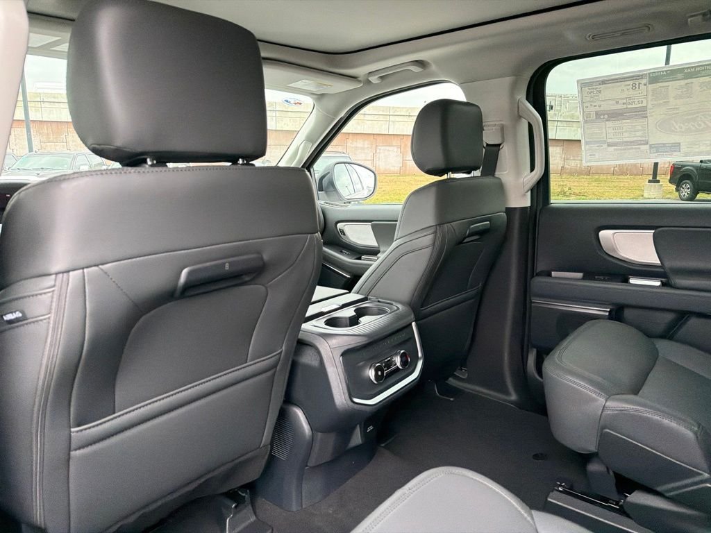 New 2026 Star White Metallic Tri-Coat Ford MAX Active image 25