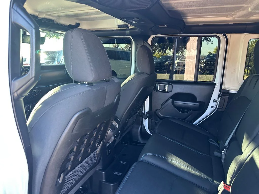 Used 2022 White Jeep Unlimited Rubicon 4xe image 37