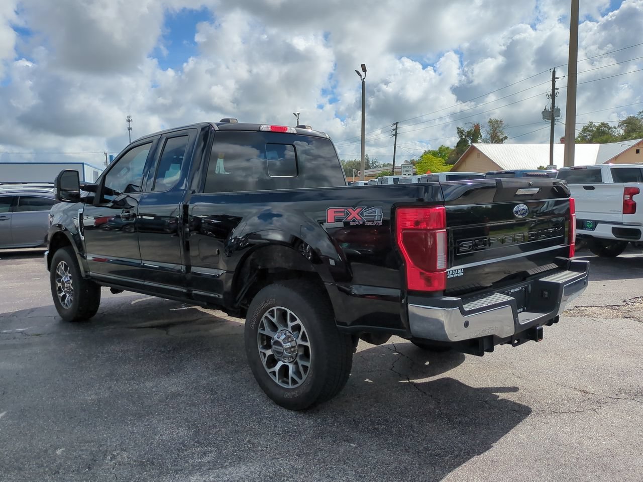 Used 2021  Ford  image 6