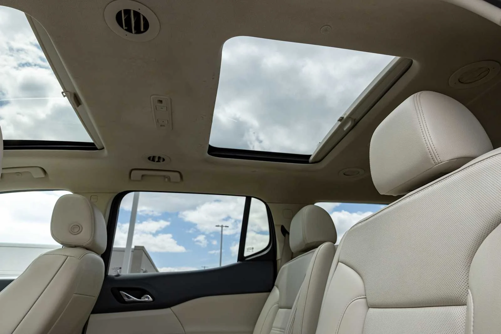2022 GMC Acadia Denali - Photo 32