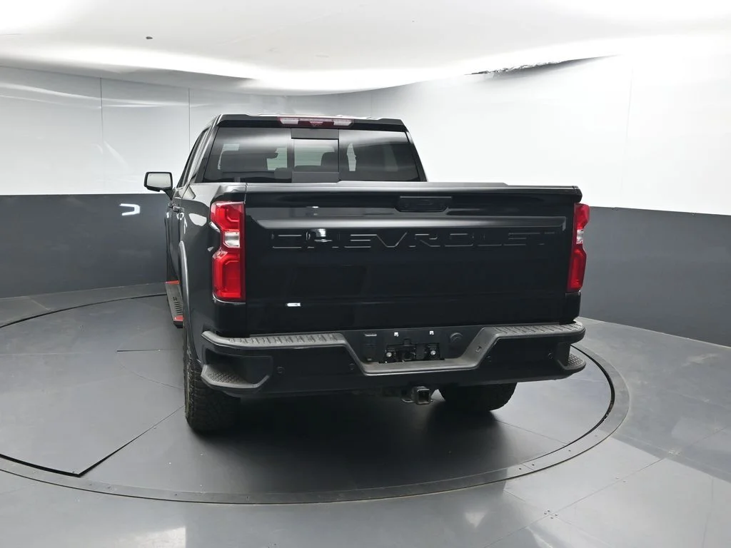 Used 2025 Black Chevrolet ZR2 image 22