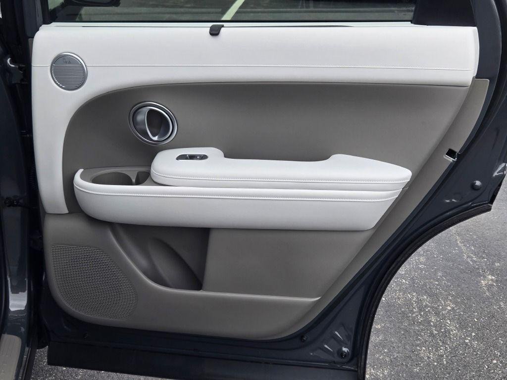 New 2026 Gray Pearl Hyundai SEL Premium 7P image 10
