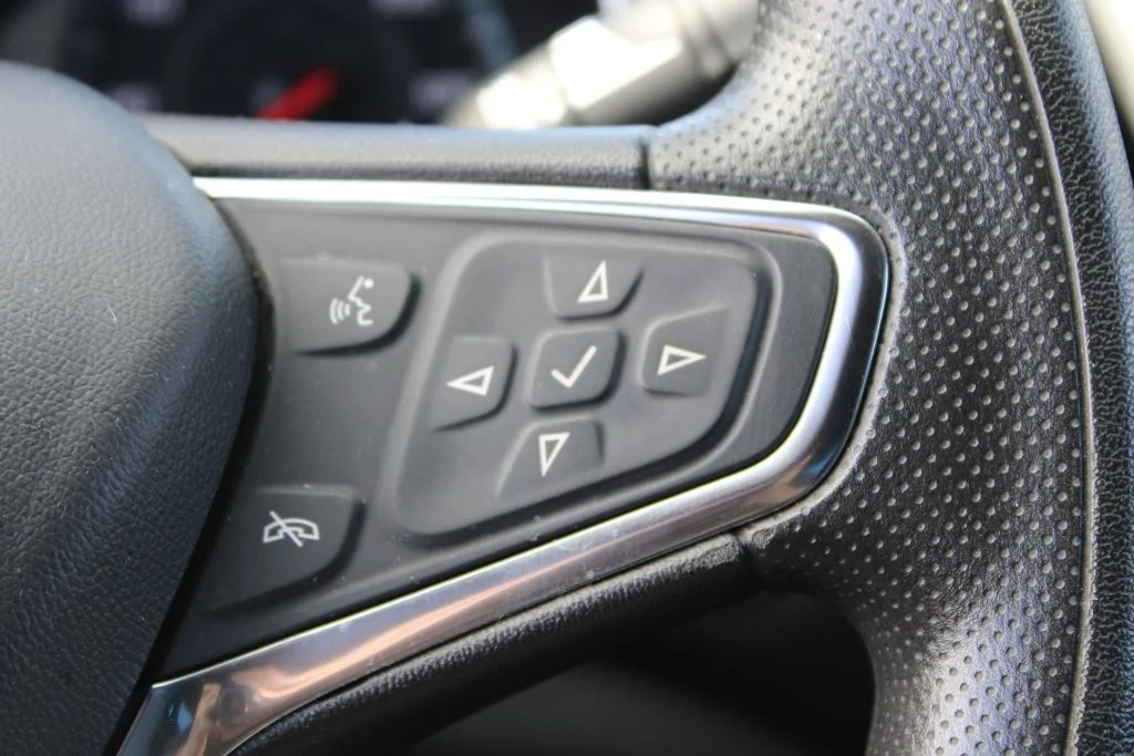 Used 2020 White Chevrolet LS image 23