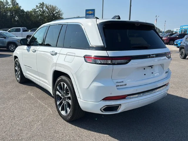 Used 2023 White Jeep Overland image 20