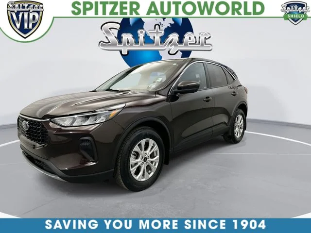 Used 2023 Red Ford Active image 4