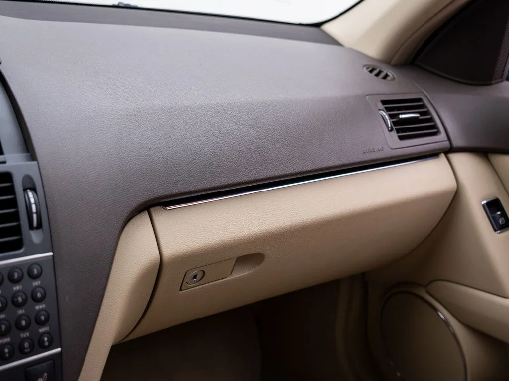 Used 2011 Beige Mercedes-Benz C 300 image 32