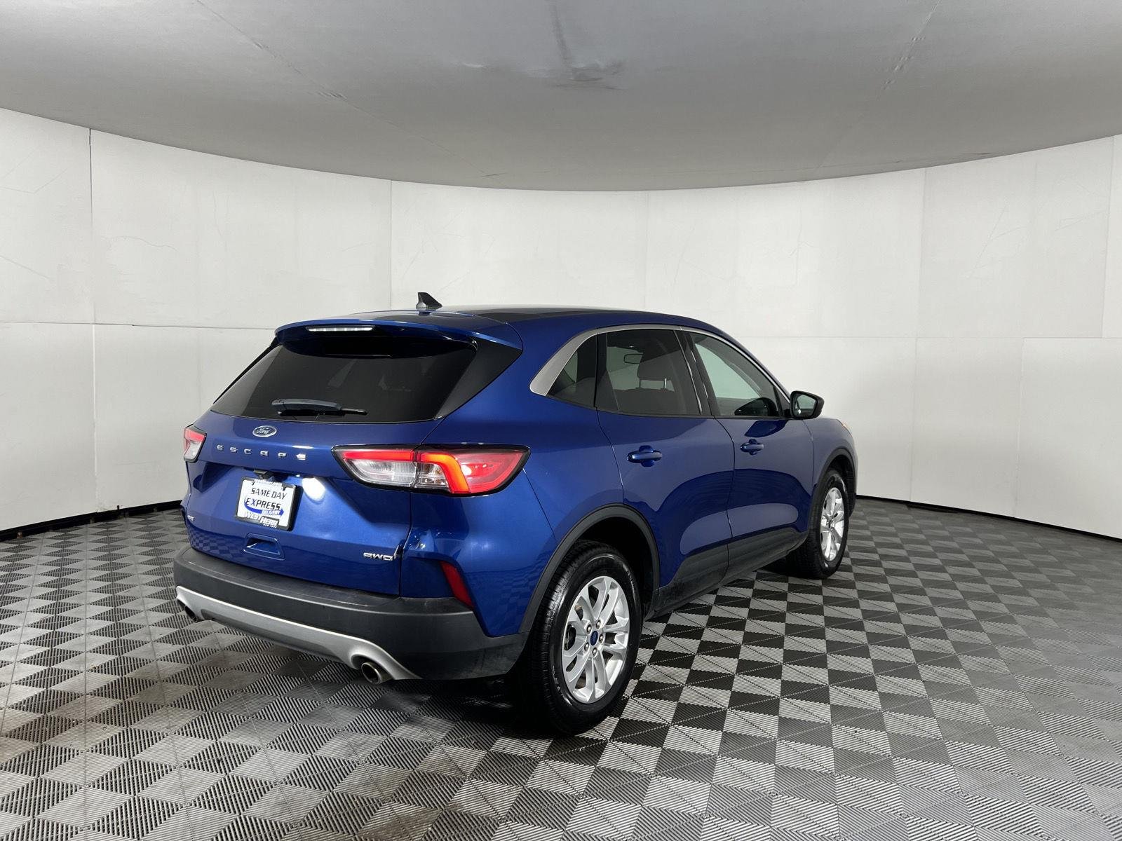 Used 2022 Atlas Blue Ford SE image 7