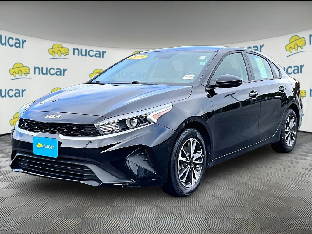 Used 2023 Black Kia LXS image 3