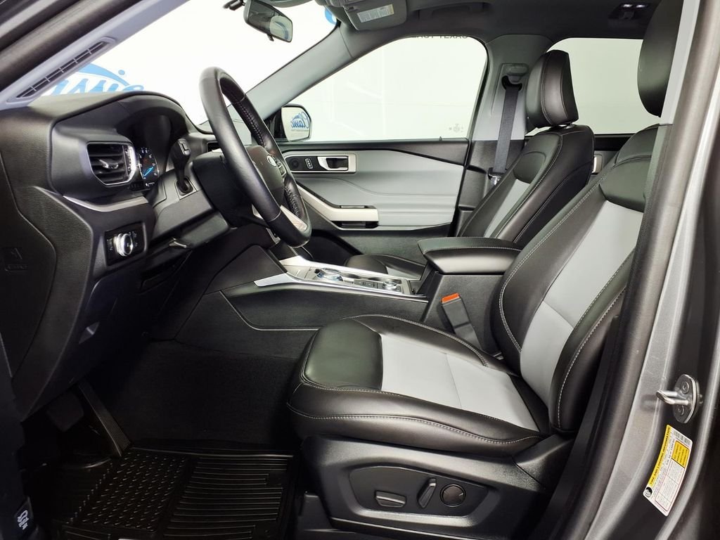 Used 2023 Gray Ford XLT image 7