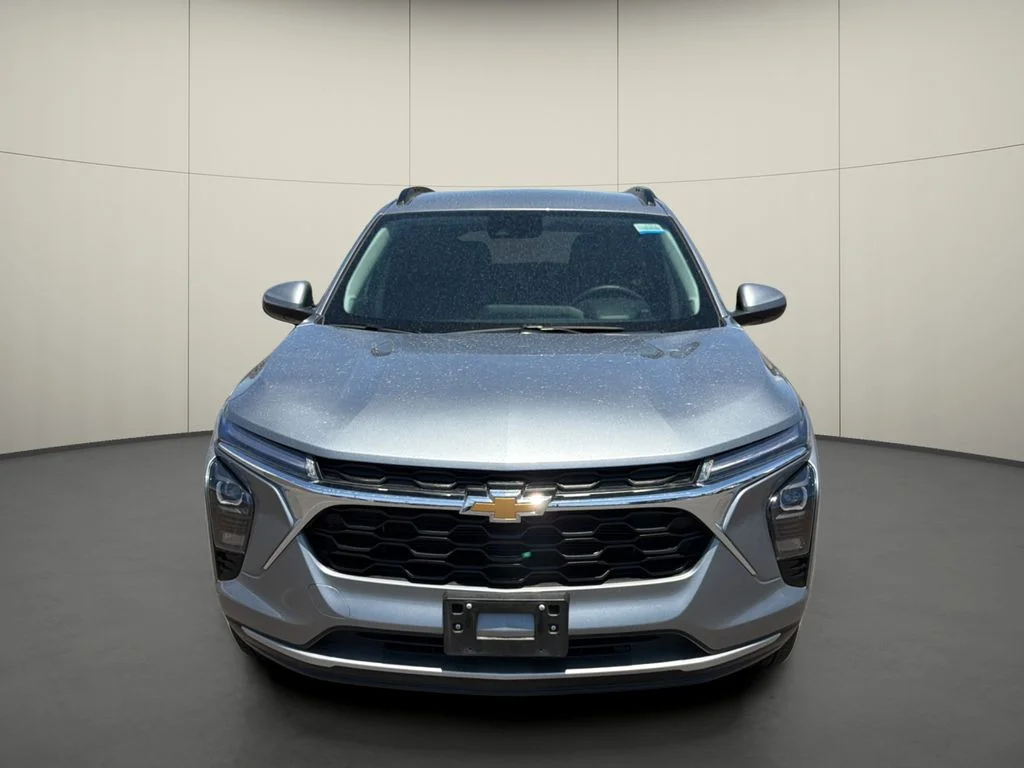 Used 2025 Gray Chevrolet LT image 2