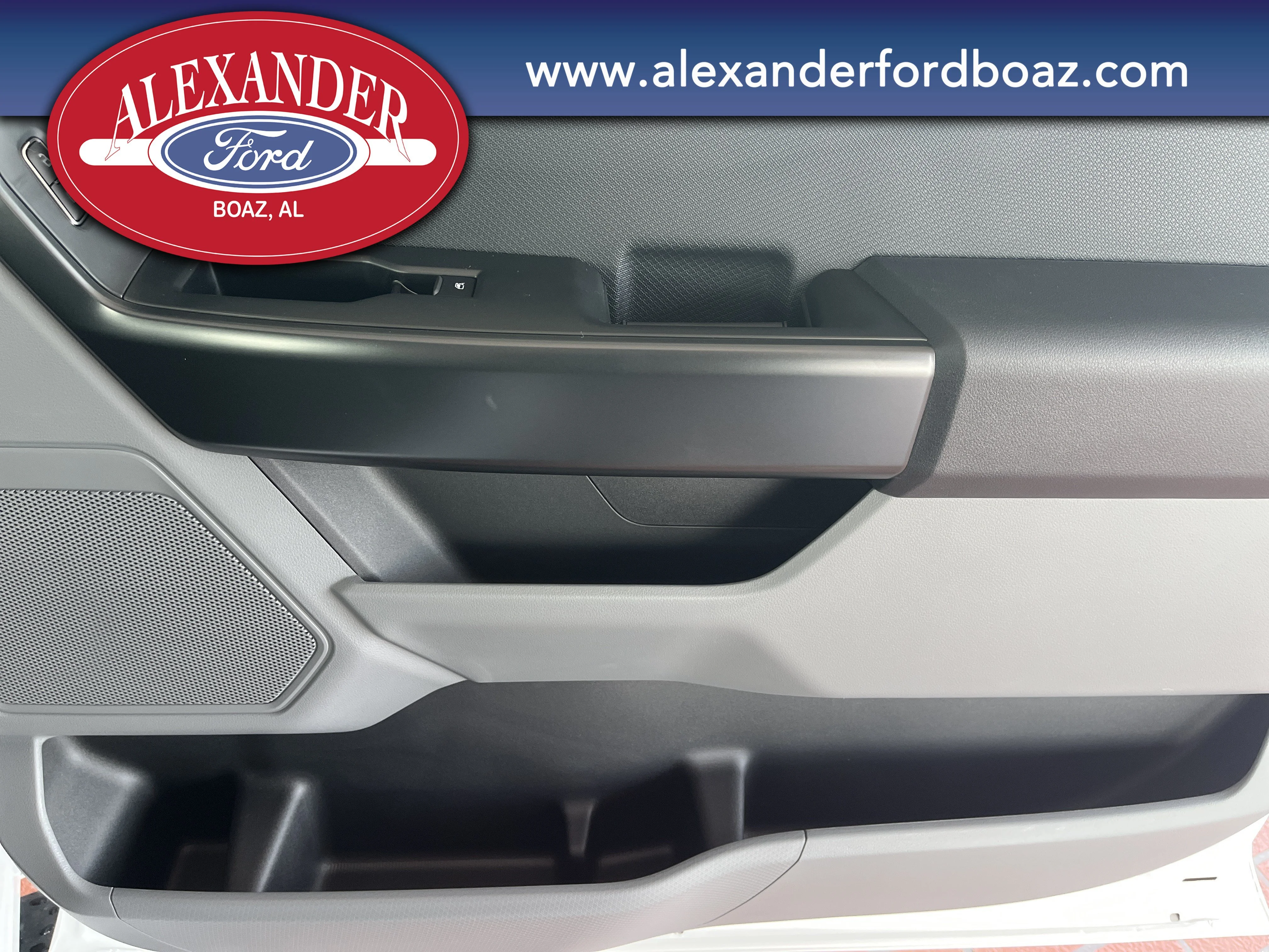 New 2026 Oxford White Ford XL image 16