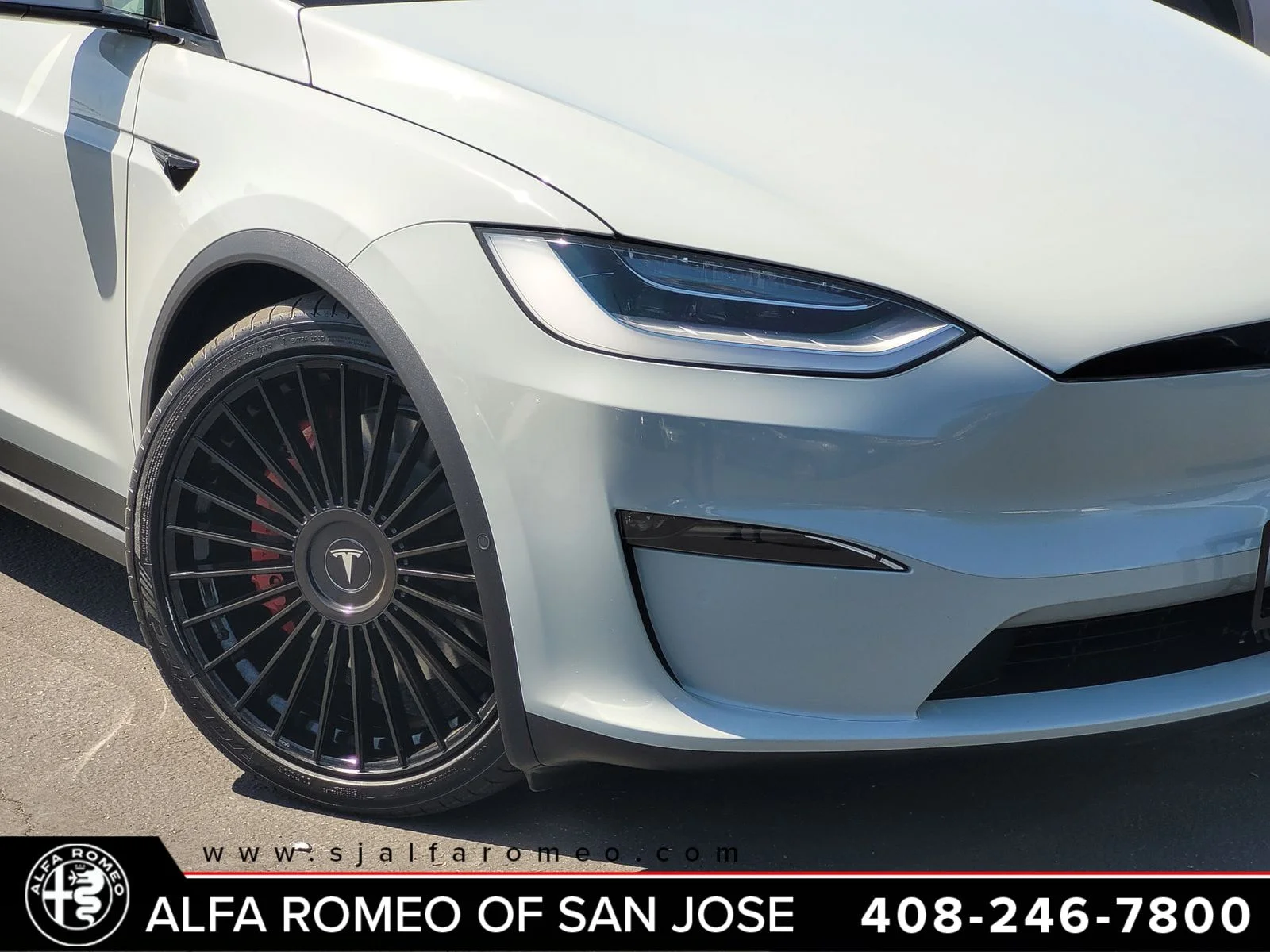 Used 2023  Tesla Base image 5