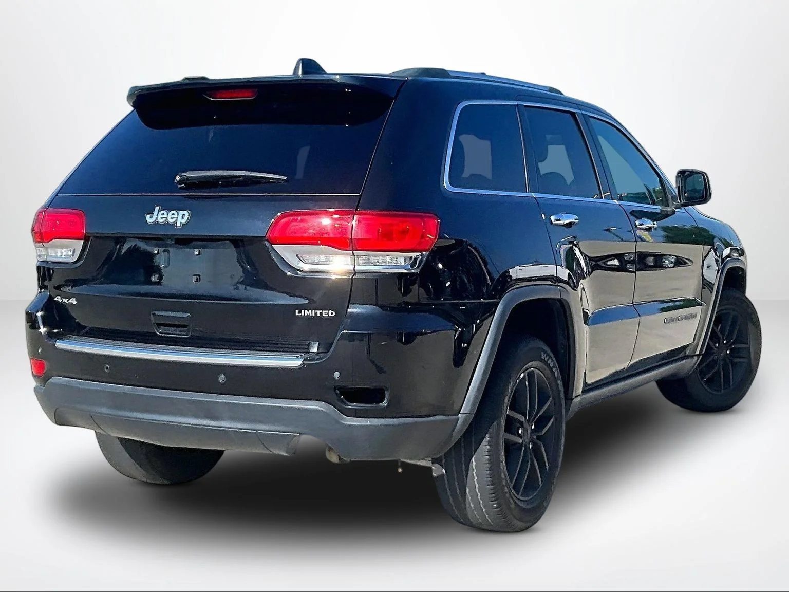 Used 2018 Black Jeep Limited image 3