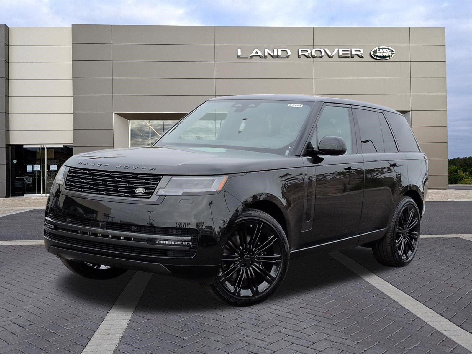 2026 Land Rover Range Rover 3.0 SE SWB's photo