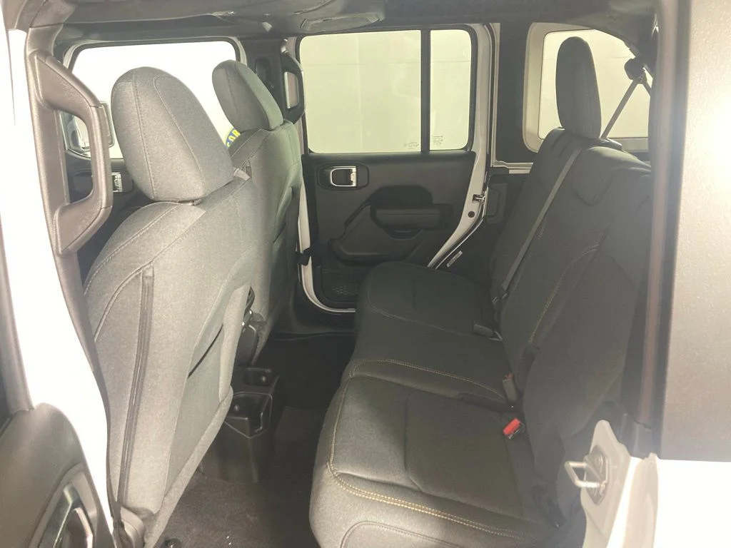 2025 Jeep Wrangler 4-Door Willys - Photo 13
