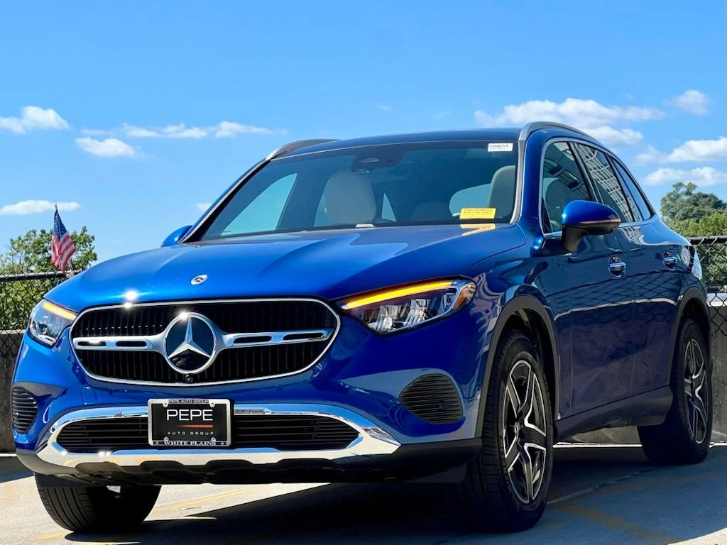 Certified Used 2026  Mercedes-Benz GLC 300 image 4