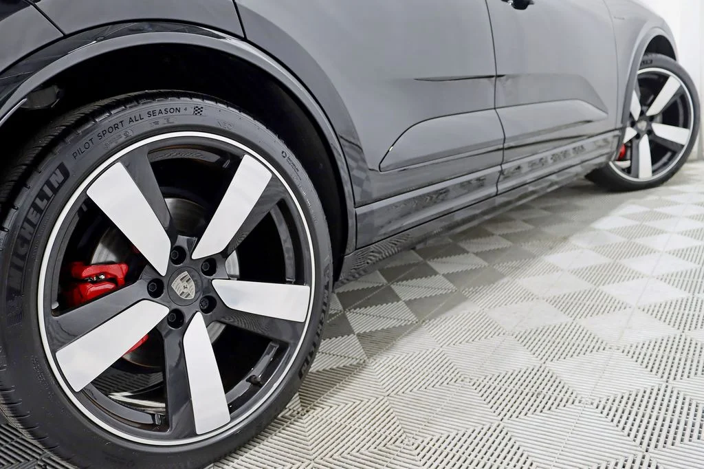2025 Porsche Macan Electric Turbo