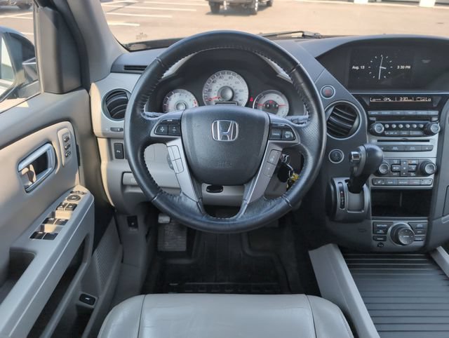 Used 2012 Crystal Black Pearl Honda Touring image 20