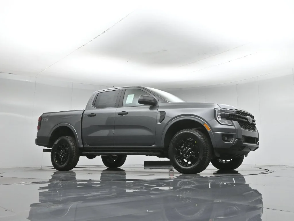 New 2026 Carbonized Gray Metallic Ford XLT image 3