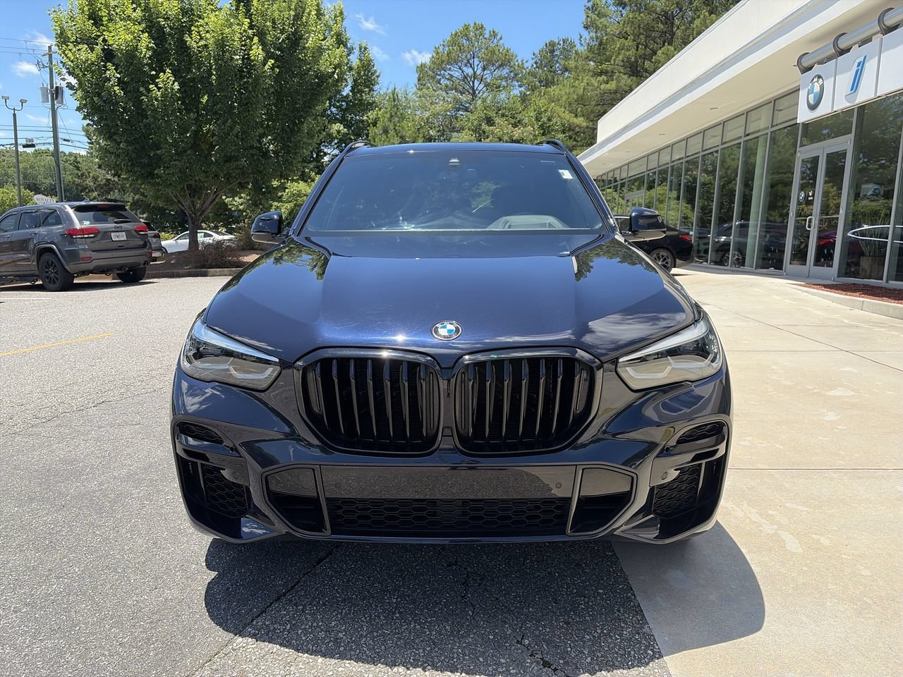 Used 2023 Carbon Black Metallic BMW xDrive40i image 3
