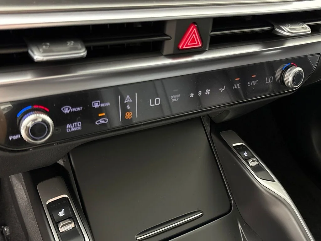 New 2026 Snow White Pearl Kia EX image 41