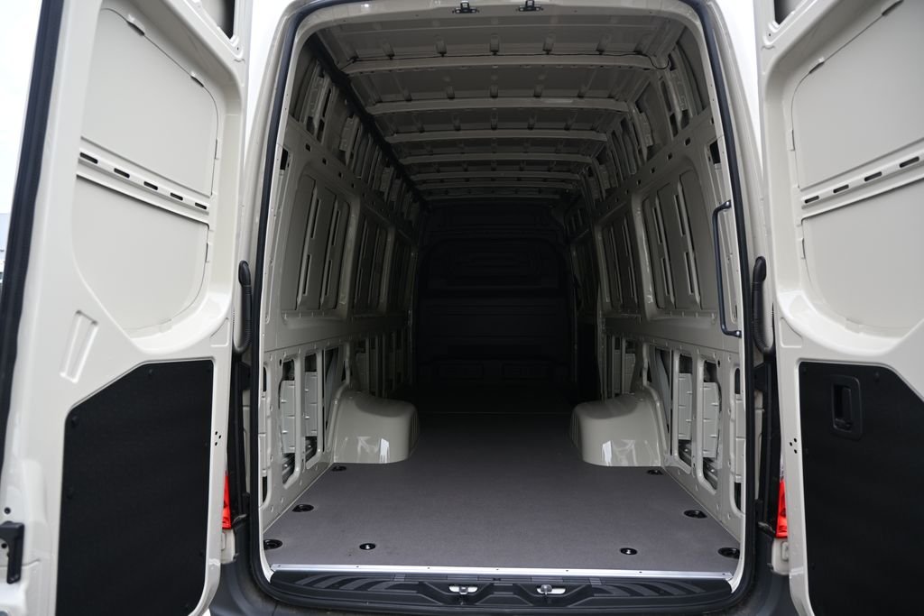 Used 2025 Pebble Gray Mercedes-Benz Cargo 170 WB image 26