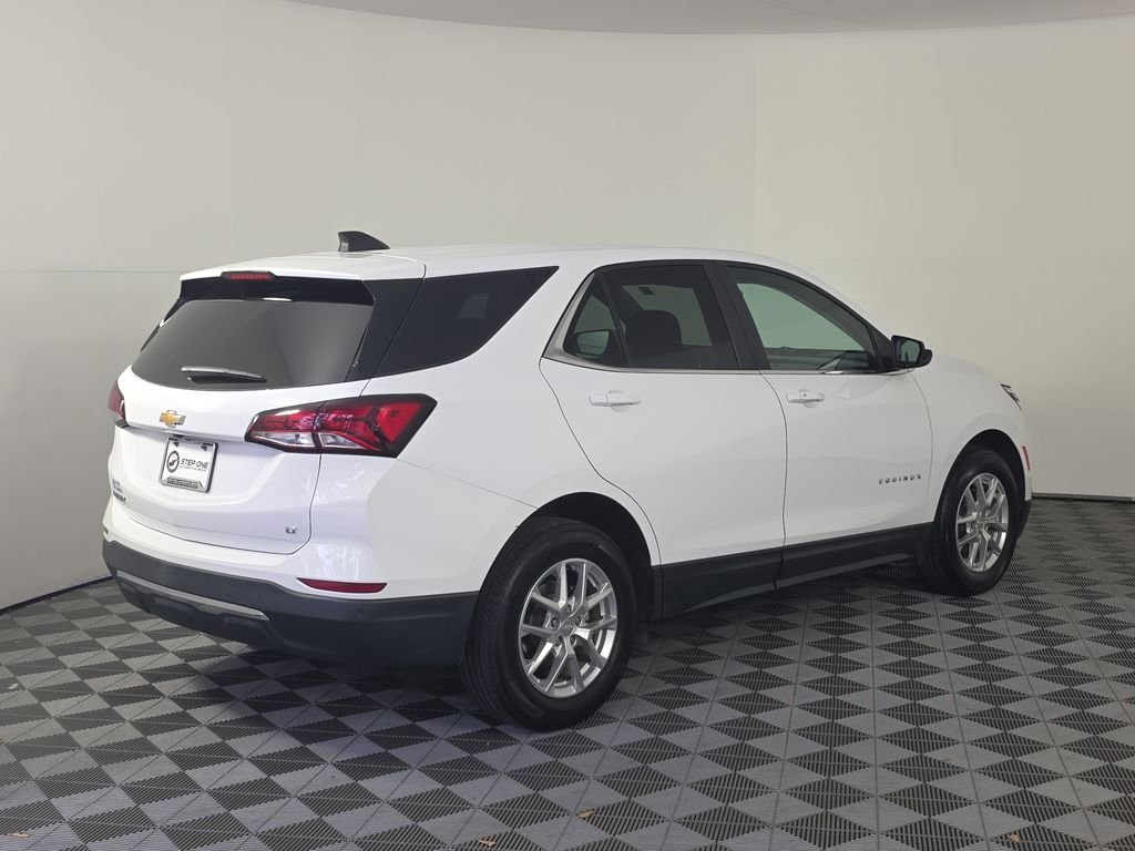 Used 2022 White Chevrolet LT image 7