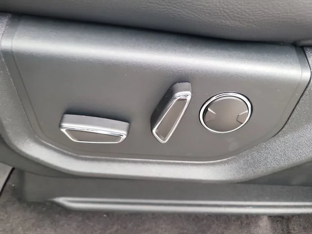 Used 2020 Gray Ford Limited image 25
