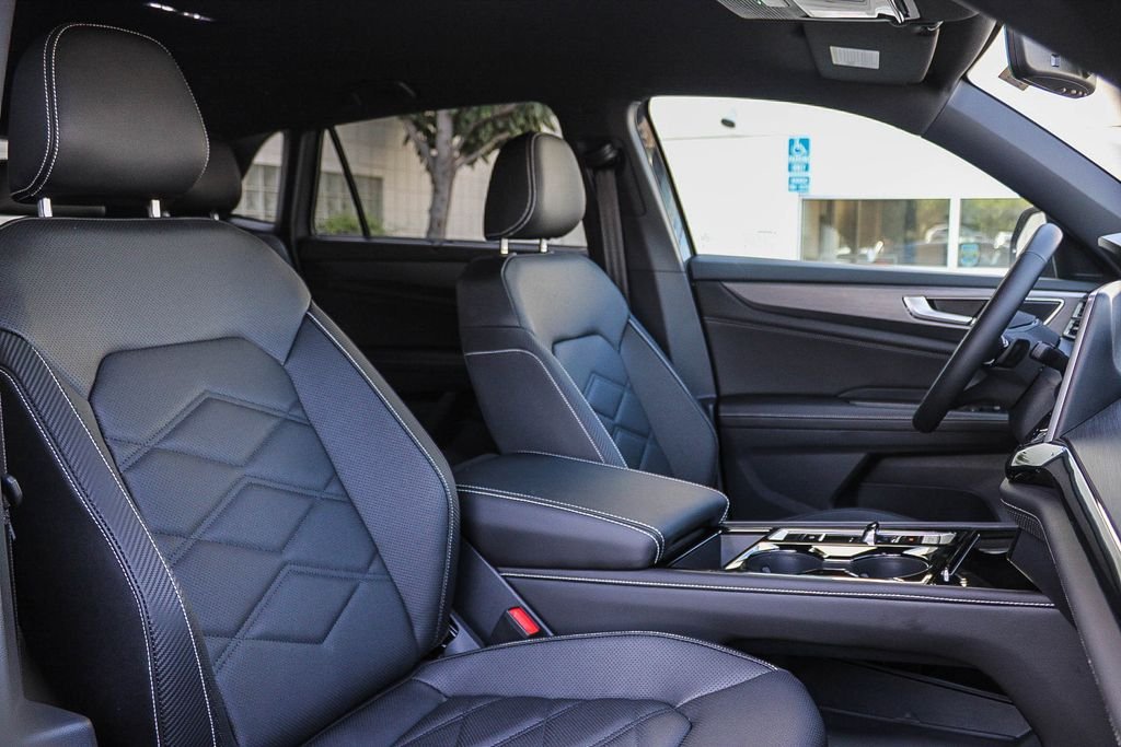 New 2026 Gray Volkswagen 2.0T SE w/Technology image 16
