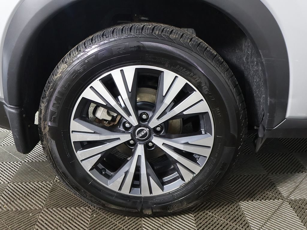 Used 2023 Silver Nissan SV image 18