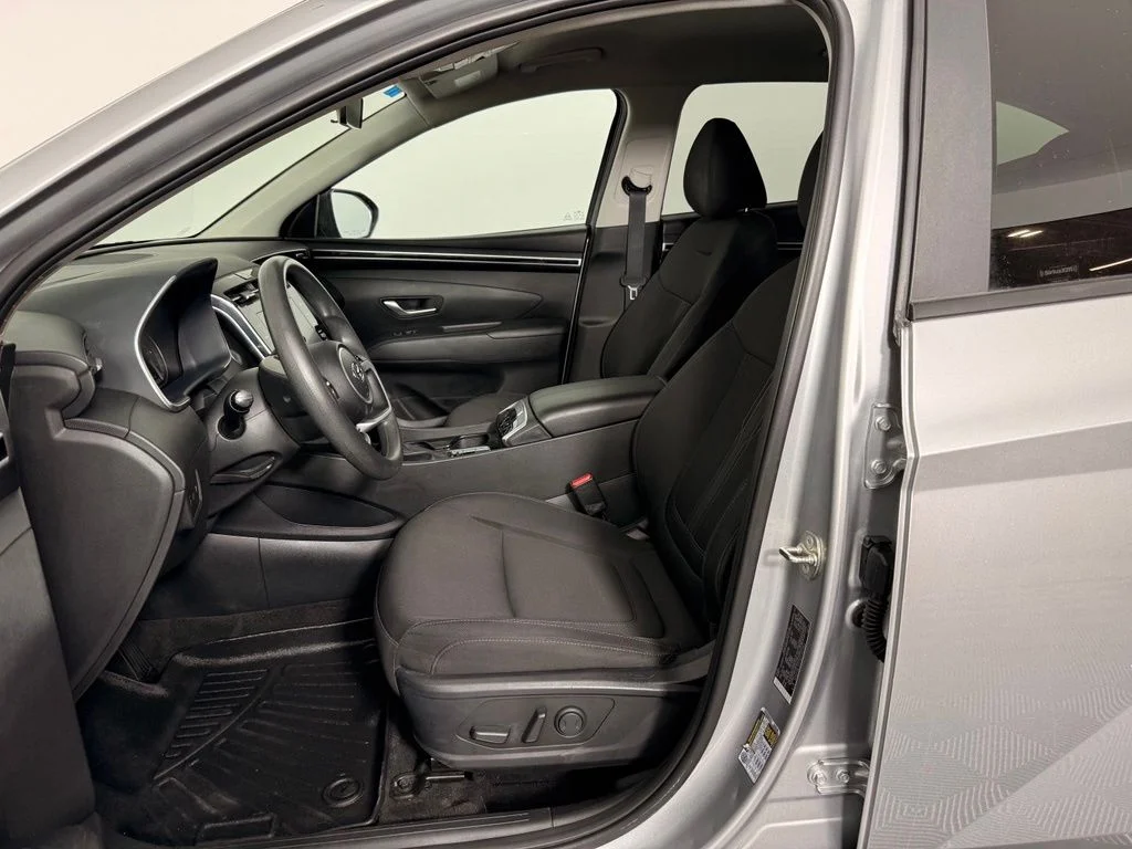 Used 2024 Silver Hyundai SEL image 18