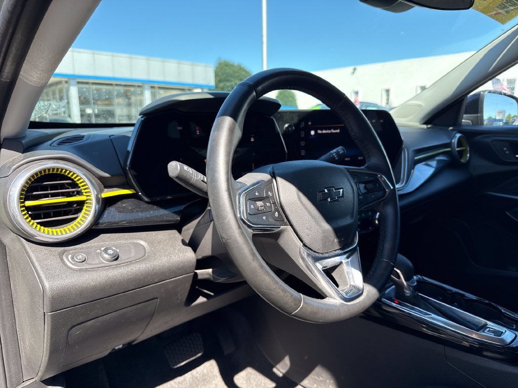 Used 2025 Green Chevrolet ACTIV image 10