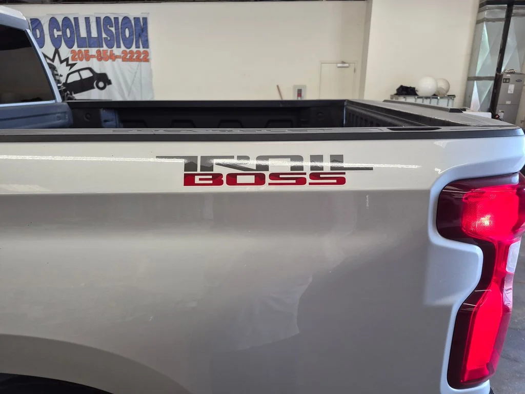 Used 2019 Silver Ice Metallic Chevrolet LT Trail Boss image 9