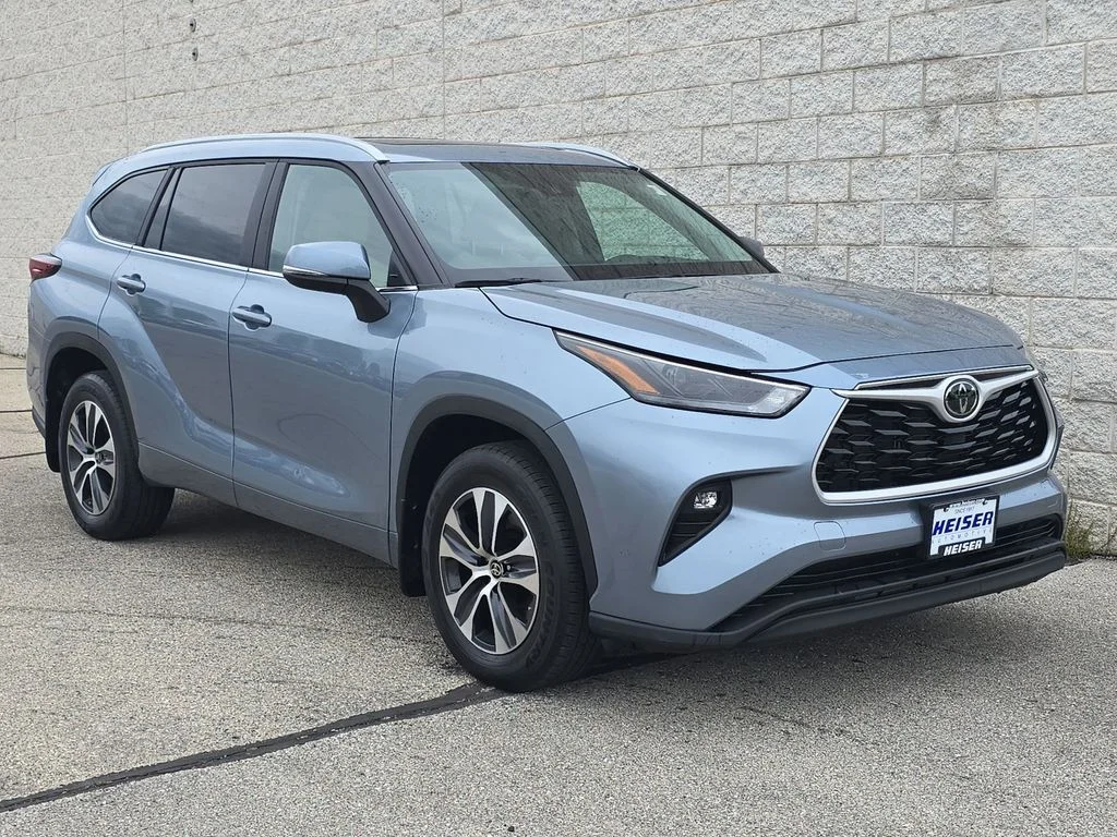 Used 2024  Toyota XLE image 14