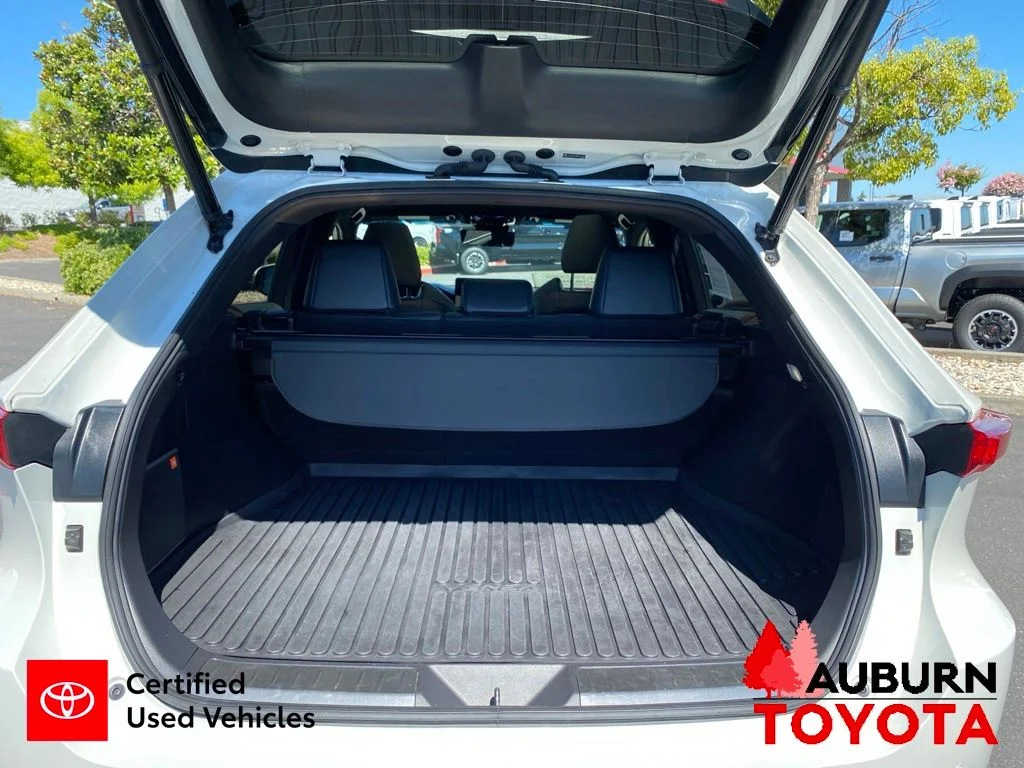 Certified Used 2021 Blizzard Pearl Toyota Limited image 12