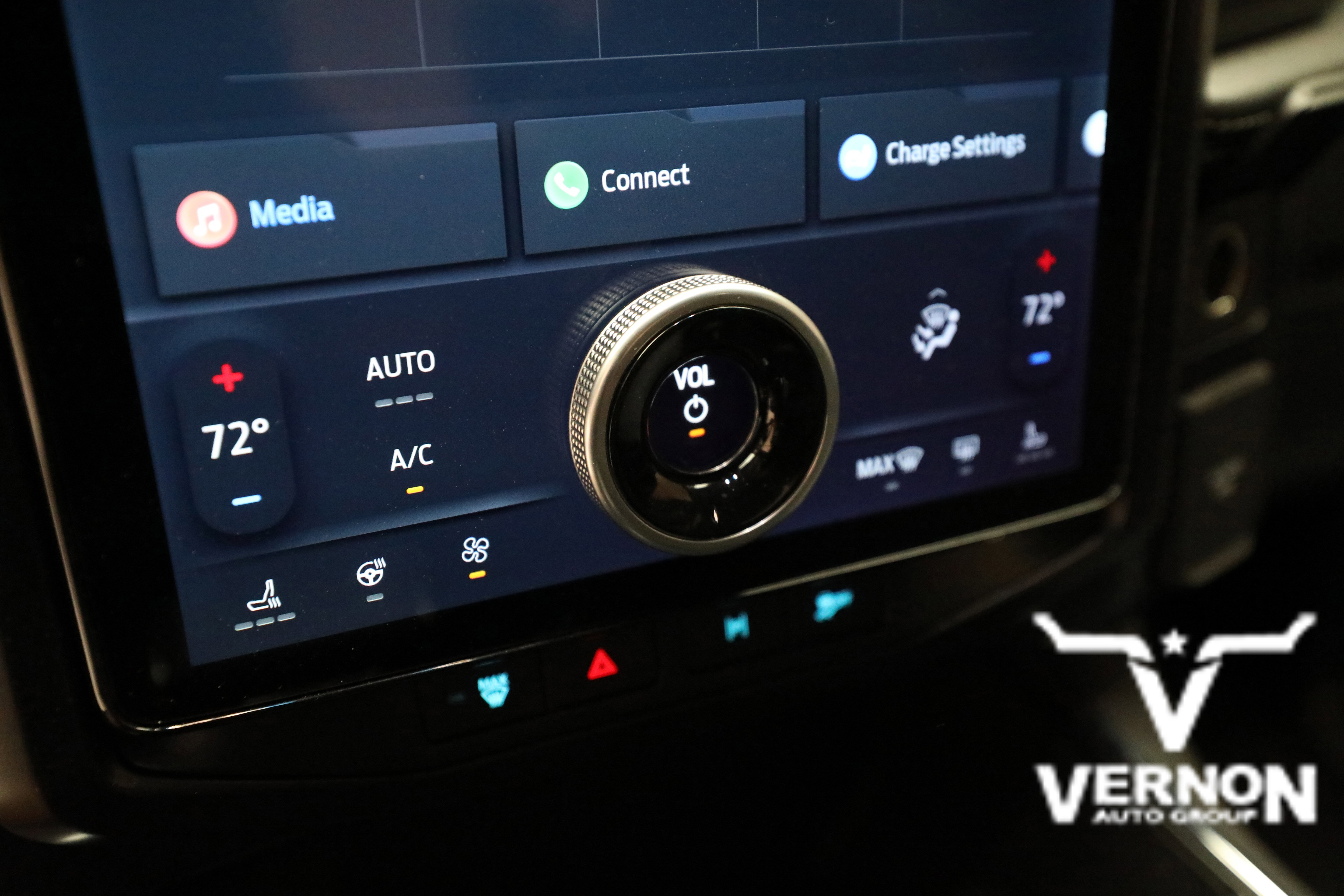 2025 Ford F-150 Lightning Flash - Photo 23