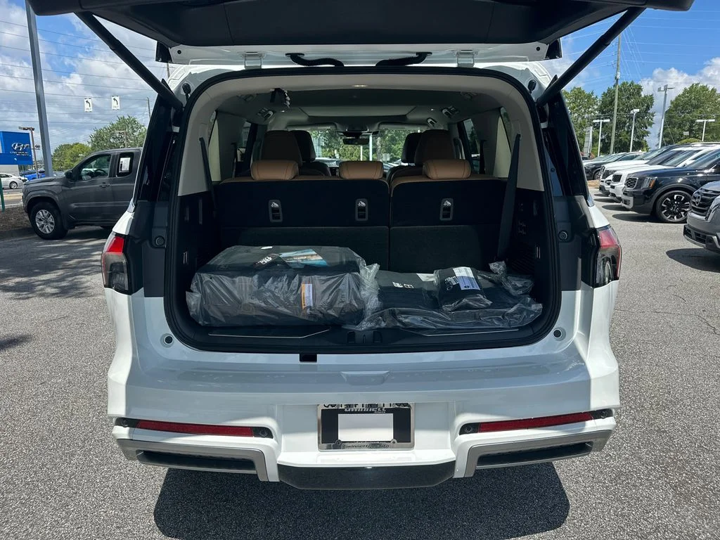 New 2027 RADIANT WHITE INFINITI Luxe 2WD image 15
