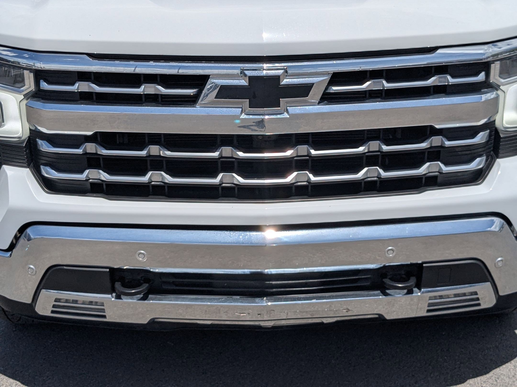 Used 2022 Summit White Chevrolet LTZ image 9