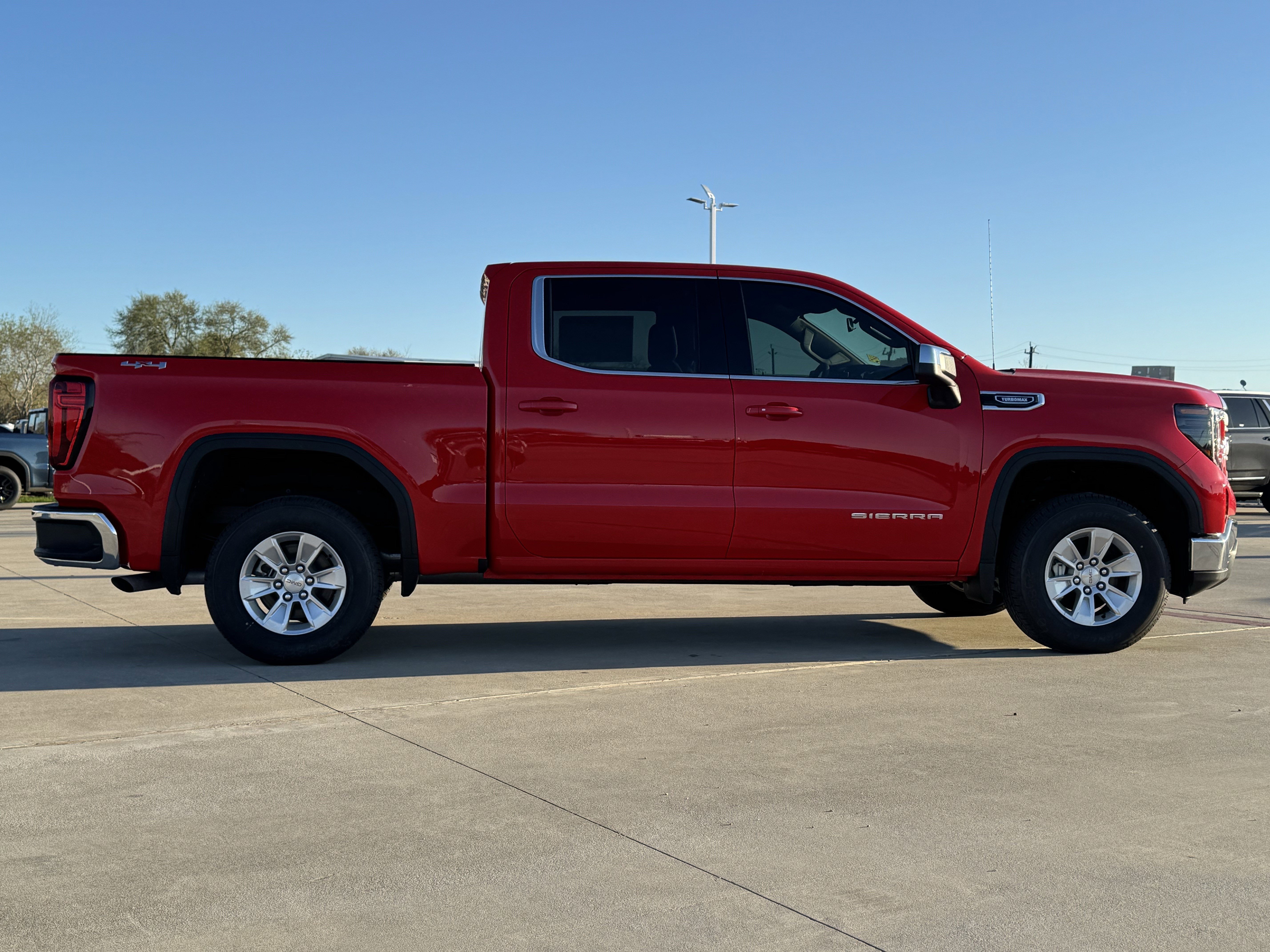 2026 GMC Sierra 1500 SLE - Photo 6
