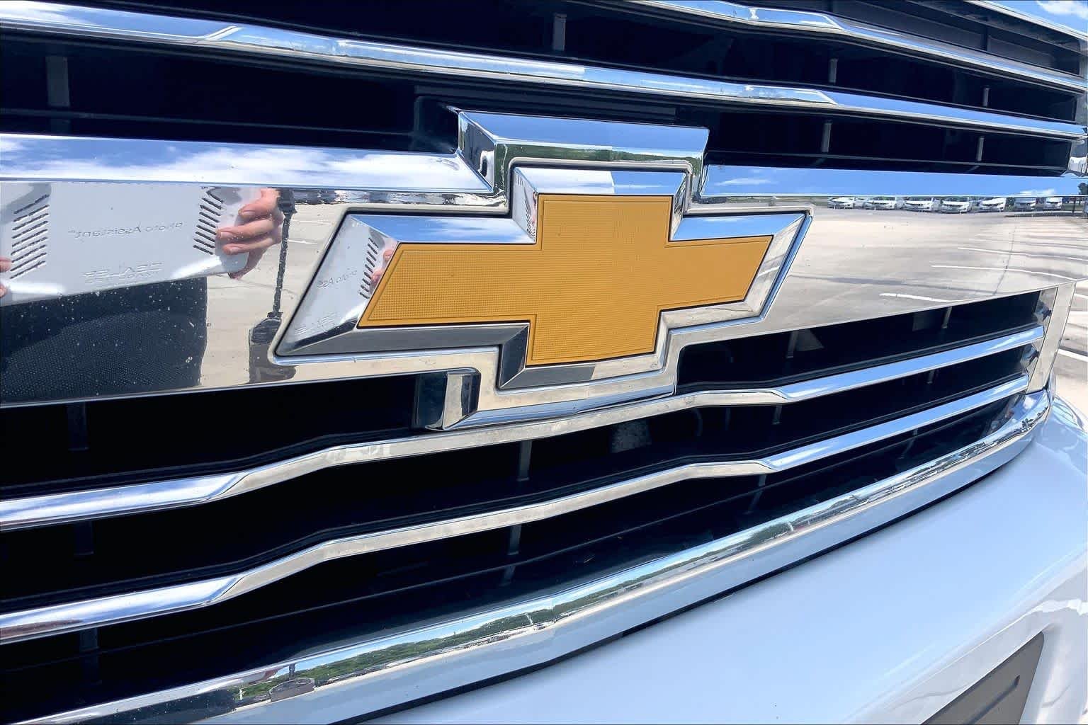Used 2016 Summit White Chevrolet High Country image 28